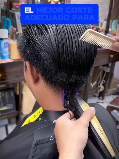 😎 ¿Sueñas Aprender Barbería Profesional y Convertirte en un Barbero Experto? 💈 🔥 En nuestra Academia Online de Barberia, te enseñaran los profesionales certificados en ser un Profesional desde cero paso a paso, barbería básica y avanzada, diseños y freestyle, cortes de moda y clásicos, desvanecidos y degradados, colorimetría, afeitados y perfilados. ✅ Si te gustaría aprender y ser profesional, Haz clic en el link de mi perfil para más información! #barberosprofesionales #barberosdelmundo #bar