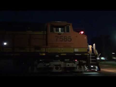 BNSF #7585 Leads WB Light Power. Olathe, KS 9/27/25