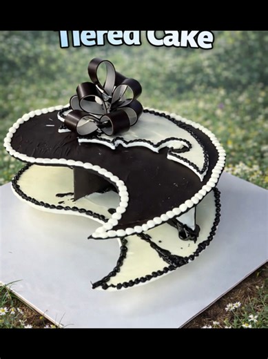 Easy Crescent Moon Tiered Cake Design
