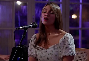 Iranian singer Parastoo Ahmadi given 74 lashes for performing without hijab