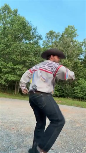 Been trying to get more involved with my Native American culture and the best way I’ve found to do that is step out of my comfort zone by posting things like this #monacanindiannation #nativetiktok #nativeamerican