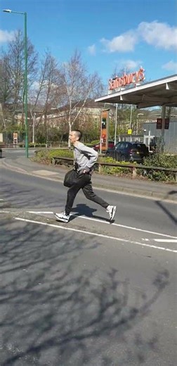 shoplifter on the run in Nottingham #comedy #thief #lidl #funny #fyiシ゚viralシ゚viral