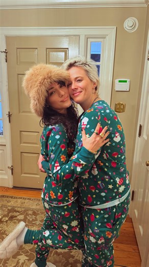 퐍퐈퐊퐈 퐃퐄퐌퐀퐑 on Instagram: "a DeMartino Christmas "