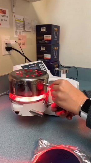 Making a retainer in under 30 seconds! 🤩 Do you wear a retainer? #ortho #braces #orthodontist #wmosmiles #wakhammcmurphy