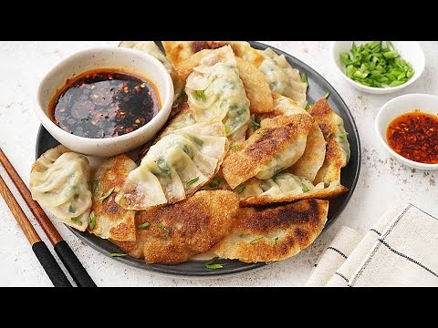 Pan-Fried Crispy Gyoza Recipe (Japanese Dumpling)