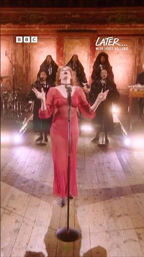 Some ✨sympathy magic ✨ from Florence #Later #JoolsHolland #FlorenceAndTheMachine #FlorenceWelch