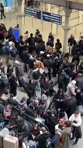 WATCH: Eurostar Suspends Channel Tunnel Services Amid Power Failure! | DRM News | AC14