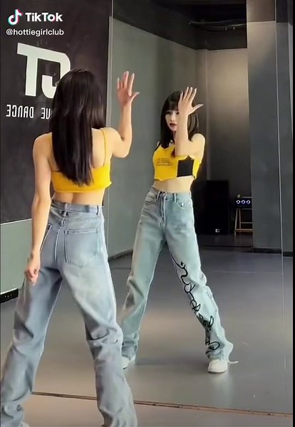 Hyuna Lip & Hip Dance Cover | K-Pop TikTok Challenge