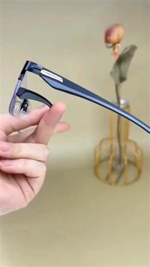 👓 Tired of switching between multiple pairs of glasses? Introducing Rimless One Power Auto Focus Reading Glasses – designed to automatically adjust focus according to your vision needs! Whether you’re reading a book, using your mobile, or working on a laptop – enjoy clear, sharp, and strain-free vision instantly. ✅ Stylish rimless lightweight design – suits every face ✅ Auto-focus technology – adapts to different distances ✅ Comfortable for long wear – no pressure on nose & ears ✅ Durable lense