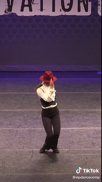 Okayyy @zatortot 🔥🔥🔥 #VIPChicago #GottaBeVIP #VIPStatus #vipdancecomp #teamvip #VenmoSpringBreak #macysownyourstyle #AerieREAL #VIPDanceFam