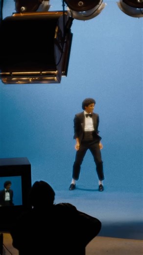 ¿Están listos para ver a Jaafar Jackson convertirse en su tío? 🎤🔥 La crítica dice que la interpretación es impactante y el 23 de abril finalmente podremos verla en cines. Una mirada sin precedentes a la vida de Michael Jackson, desde sus inicios hasta el estrellato mundial. Presencia el nacimiento de una leyenda. 🎞️🍿 🗓️ 23 DE ABRIL - SOLO EN CINES. #Michael | Filmagic Entertainment