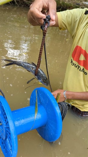 unbelievable fishing trab #fishingtechniques #fish