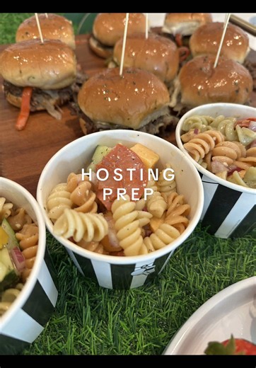 it’s hosting season so let’s put together a football watch party spread 🏈💚 #gamedayfood #appetizers #gameday #hosting #recipes @Minute Maid