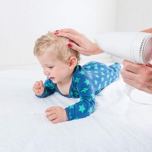 How to Wash and Dry Baby's Hair: Tips from a Pediatrician