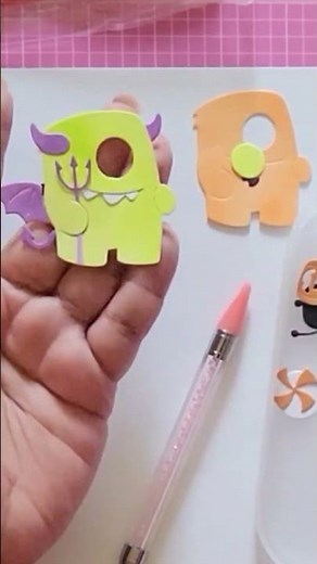 Craftoween Day 9 | Monstrously Cute Halloween Card Using Spellbinders Monster Die!