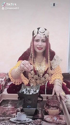 Vidéos de 😓💔يتيمة الأم💔😓 (@manoub3) avec son original - Mânøuchâ Mânøū - 😓💔يتيمة الأم💔😓