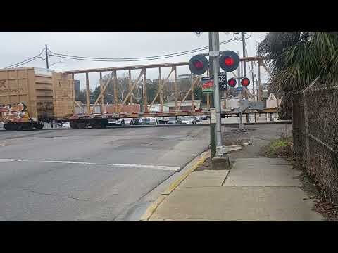 Train passing trough Taylor St
