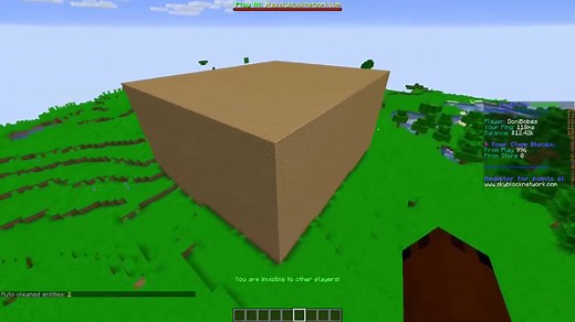 Slowly shrinking this players HOUSE until he notices 🏡 #minecraft #DONIBOBES #ForYouPage #FORYOU #troll