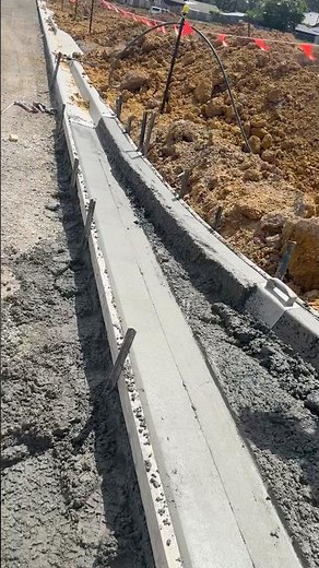 B2 Kerb to Spoon Drain Transition: Step-by-Step Installation Guide for Effective Road Drainage