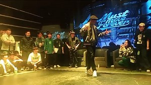 baddmachine裁判秀，现场炸裂表现，炸出街了都!