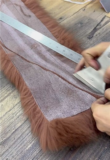 Fur #satisfying #asmr #fur #factorywork #fluffy 🌍🌍For more information,please click: https://www.janefur.com or http://www.jfur.en.alibaba.com https://wa.me/8615888306568 https://janefur.com/collections/women-fox-fur You can contact us through any of the folllowing platforms to ask questions about any of our products. We will help you as soon as possible！ ✨✨WhatsApp:008615068322633，to get wholesale price 📲📲 DM or WhatsApp/wechat： 86 15888306568 📩📩Email: Jane@janefur.com Welcome to make ord