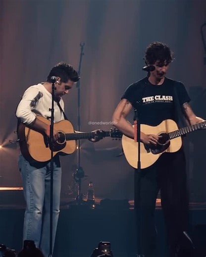 One Direction Brasil 🇧🇷 on Instagram: "🇧🇷 A gente sabia que precisava dessa dupla e quando aconteceu foi ainda mais perfeito do que imaginávamos. Hoje é dia de relembrar quando Niall foi convidado no show do Shawn e juntos apresentaram This Town. Uma amizade linda, uma música perfeita para duas vozes angelicais que se encontraram e entregaram uma das apresentações mais bonitas dos últimos tempos. Amamos essa dupla 💗 🇬🇧 We knew we needed this duo and when it finally happened it was even mo
