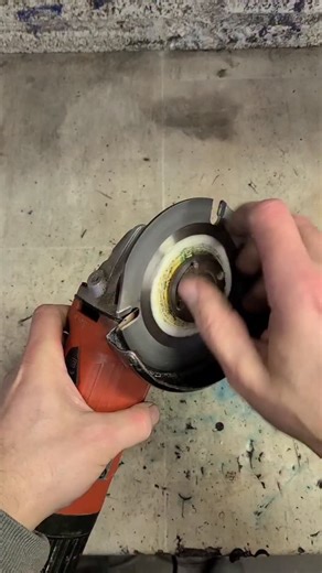 Dean Doherty on Instagram: "Broken DIY Red Makita Grinder Fix. Smashed gear teeth in gearbox. Cleaned out and a new set of gears fitted. #makita #red #redmakita #tool #fix #howto #diy"