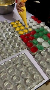 Easiest way on how to put macaroons in molder. #everyonefollowers #fypreels #macaroons | May Rich