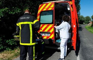 En Isère, un accident de car scolaire fait 21 blessés, dont deux en urgence absolue - Elle