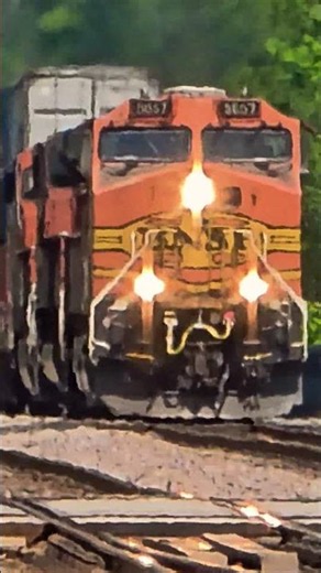 BNSF TRIO WORKING HARD WITH A MEGA STACK! #trains #train #bnsfrailway #bnsf