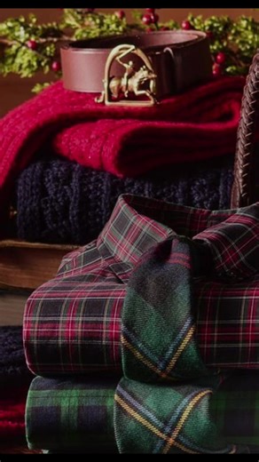 Gift Guide for Men 2025 Kolo House Shoes: effortlessly cozy, quietly high-end Dolphin Lighter: a sleek spark for the man who loves good design Kolo Tino Pen: a power move disguised as a pen Juno Daypack: sleek storage for his daily chaos I’ve been finding the best gifts on this site: TopDrawerShop.com 2025 MENS CHRISTMAS GIFT GUIDE #christmas #giftsforhim #topdrawer #6q15a