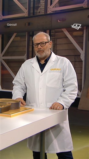Ce MERCREDI, on vous donne un petit truc scientifique de cuisine: froissez votre papier parchemin et il épousera parfaitement à votre plaque! 😯 ⎯ 🧪 Génial! ▶️ Lundi au jeudi 19h à Télé-Québec https://www.telequebec.tv/genial | Génial!