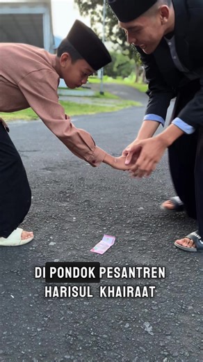 Assalamualaikum Warahmatullahi Wabarakatuh. Penerimaan Santri Baru (PSB) tahun pelajaran 2026-2027 Pondok Pesantren Harisul Khairaat Bumi Hijrah Tidore *Telah Dibuka...!!!* 📱 Scan QR Code untuk Informasi Selengkapnya. Ikuti Pondok Pesantren Harisul Khairaat Bumi Hijrah Tidore di: Instagram: https://www.instagram.com/ppharisulkhairaat?igsh=MXR2MmprcWRzZDl4 YouTube: https://youtube.com/@pesantrenharisulkhairaatti363?si=3bB7gW4yTuHTbdRD Facebook: https://www.facebook.com/share/1An6S1RF5H/ Tiktok: 