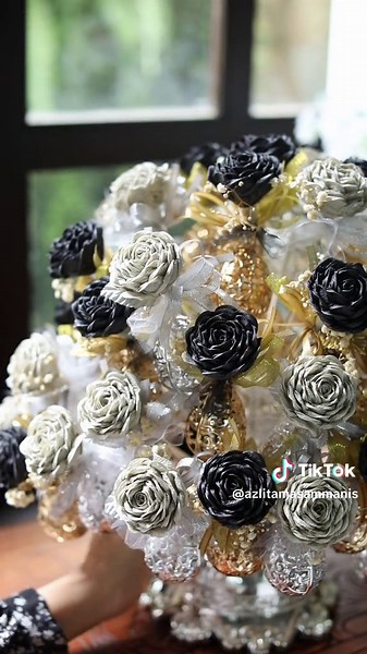 Bunga Telur Dalam Persandingan Melayu