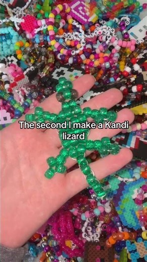The Second I Make a Kandi Lizard 💀 #kandi #kandikid #bracelet