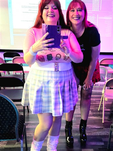 Wishing the fabulous Chelsea Stardust the most happiest birthday ever today! 🎂 AND she is the guest this week on my podcast Horror Movie Survival Guide, talking about her epic career AND Donnie Darko! Listen anywhere you get your podcasts - and watch one of Chelsea's projects today to celebrate her! #chelseastardust #terigamble #juliamarchese #donniedarko #horrormoviesurvivalguide @Horror Movie Survival Guide @Teri “Terioke” Gambl