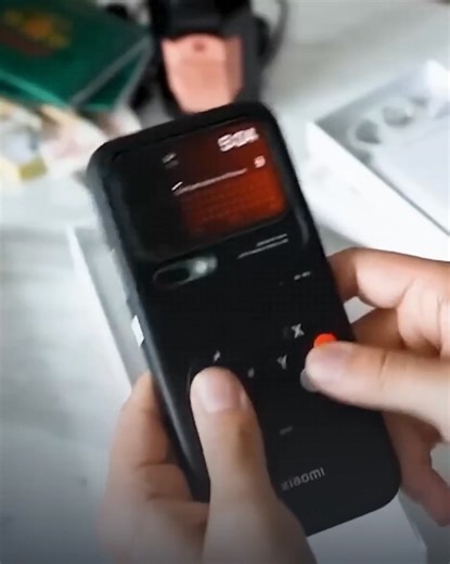 کەیسە تایبەتەکەی Xiaomi 17 pro و Xiaomi 17 Pro Max، کە نرخی کەیسەکە لە بازارەکانی جیهان 42 دۆلارە. | TechEye