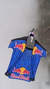 Studies have shown that the V-split design will make you fly 98.6% faster... ** Disclaimer: this statistic may be subject to interpretation. the factual accuracy of increased speed while wearing a #UPTVector with the V-split design may depend on how hard you shred. Flyer discretion is advised. ** #YourVectorYourWay 👇 https://uptvector.com/vector3/#styles #UPTAthletes 🐿️ Dani Roman 🎥 Sebastian Alvarez | UPT