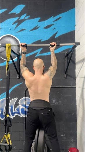 Baldmaxing Pillar Exercise 2 55lbs! #baldmaxing #backworkout #vtaper