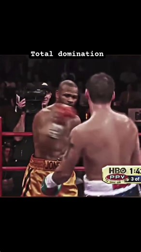 Joe Calzaghe - the one who broke Roy Jones Jr. Full domination. #boxing #boxingtraining