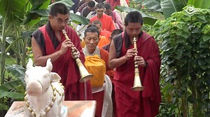 The Royal Dassai Tika, blessed by His Majesty The King and Her Majesty The Gyaltsuen, arrived in Gelephu today and was formally received at the Shivalaya Mandir. The sacred tika will be distributed across Sarpang tomorrow, coinciding with the Dassai celebrations. The Royal Dassai Tika was received by the Governor of the Gelephu Mindfulness City, who brought it inside the Shivalaya Mandir this morning. A prayer ceremony was held at the mandir, marking the auspicious occasion. Following the ceremo