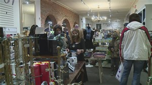 'Holiday Hop' festivities return to Quad Cities