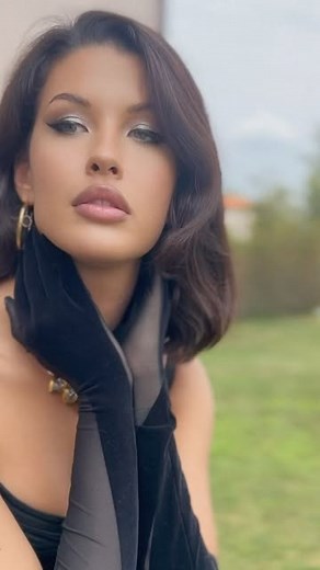 Liza Makhu | Backstage ❤️‍🔥 . . . #makeup #model #modellife #reels #instagram #fashion #beauty #paris #france #style #outfit #love #photooftheday #video... | Instagram