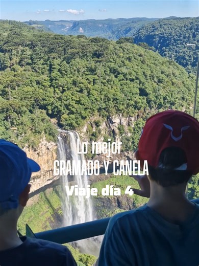 La Cascada del Caracol fue un paseo increíble, la casacada nos regalo un acroiris y amamos! La entrada costo R$85 por adulto y los niños pagan generalmente la mitad. Pero sacamos la entrada con anticipación qué es más barata que sacarla el mismo día. El tren tiene costo extra R$25 adultos y R$15 los más chicos. En Supercarros saquen las entradas en el centro en los puestos de promoción y no en el local mismo. Ahí siempre les hacen precios y dan regalos, por ejemplo todas las actividades que noso