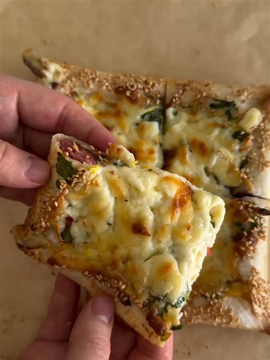 Roti Pizza Recipe: Quick Homemade Pizza on Roti