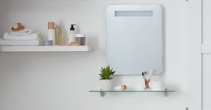 Comment poser un miroir éclairant dans la salle de bains ?