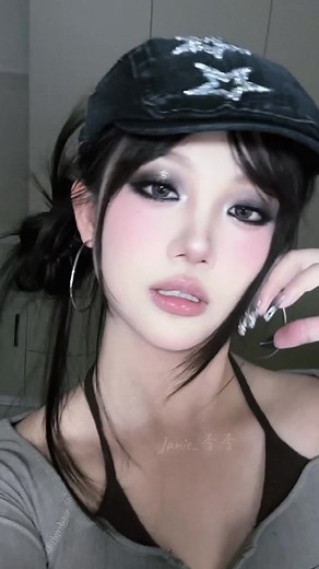 2000s makeup look #makeuptutorial #makeuphacks #2000smakeup