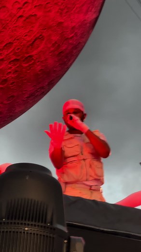 The Weeknd Tour 2023 in Dublin: Cute Moments and Concert Clips