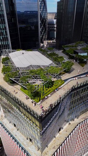 Looking for a hidden gem in London? 🇬🇧✨ The Garden at 120 is a rooftop paradise with panoramic views of the capital’s landmarks. No ticket needed, just turn up and enjoy the city from above 🌆 #londonmoments #london #thegardenat120 #cityoflondon | London Moments