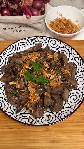 ตับไก่ผัดกระเทียมพริกไทยเยอะๆ เมนูอร่อย